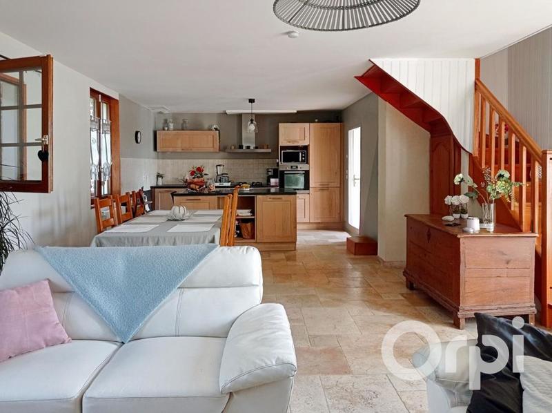 Maison - 99 m² - 5 pièces