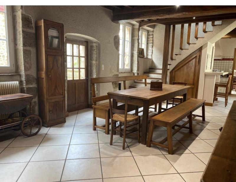 Maison - 332 m² - 9 pièces