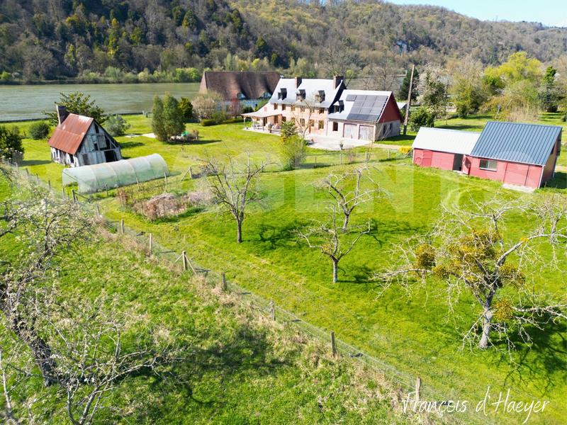 Corps de ferme - 205 m² - 8 pièces