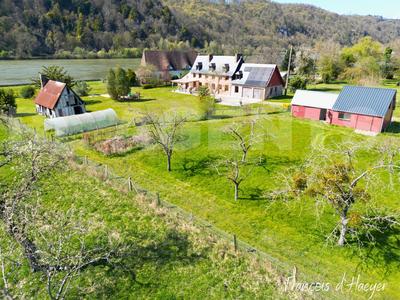 Corps de ferme - 205 m² - 8 pièces