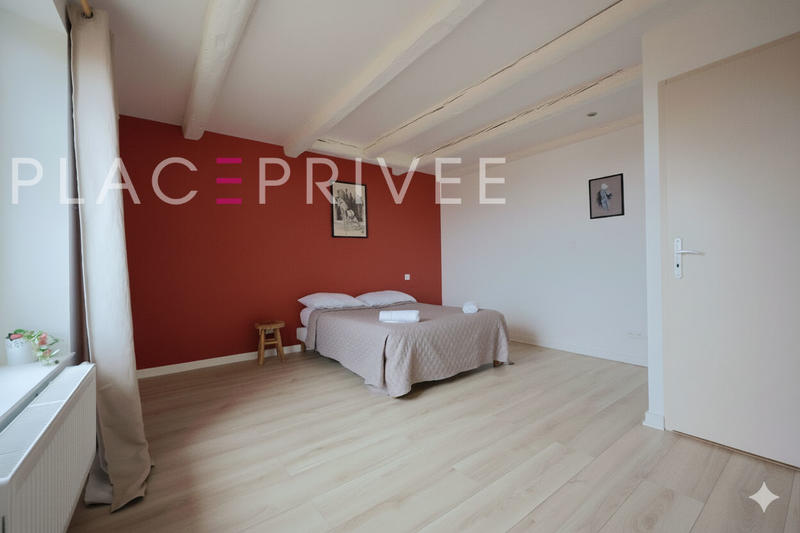 Maison - 200 m² - 6 pièces