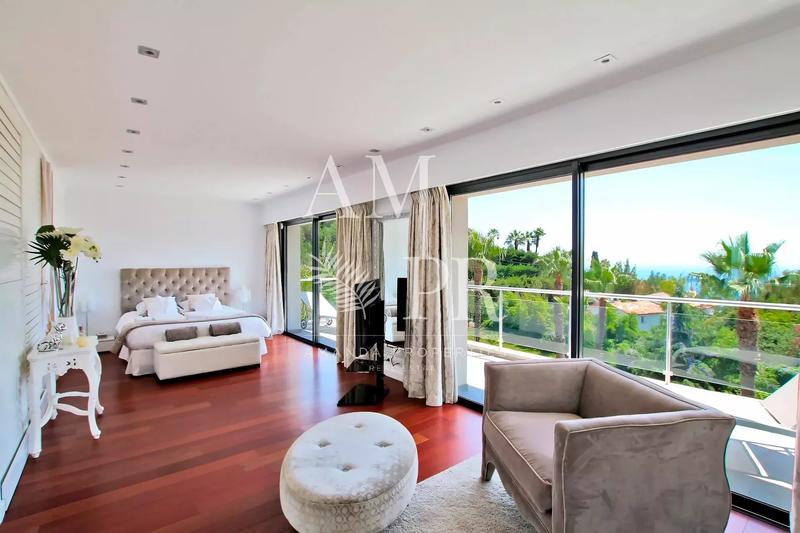 Villa - 230 m² - 8 pièces