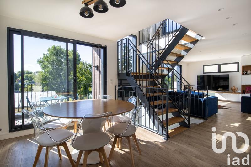 Maison de maîtres - 208 m² - 9 pièces