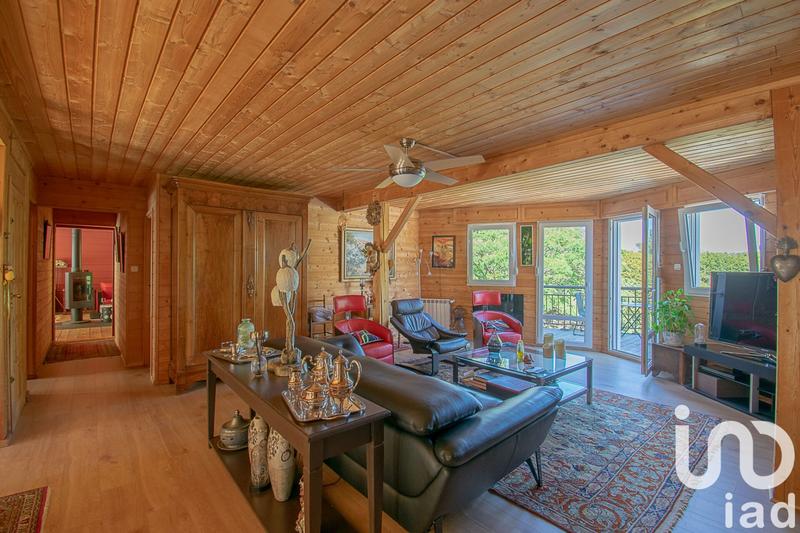 Maison - 233 m² - 10 pièces