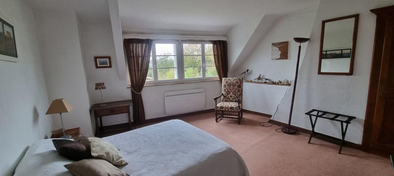 Maison - 265 m² - 9 pièces