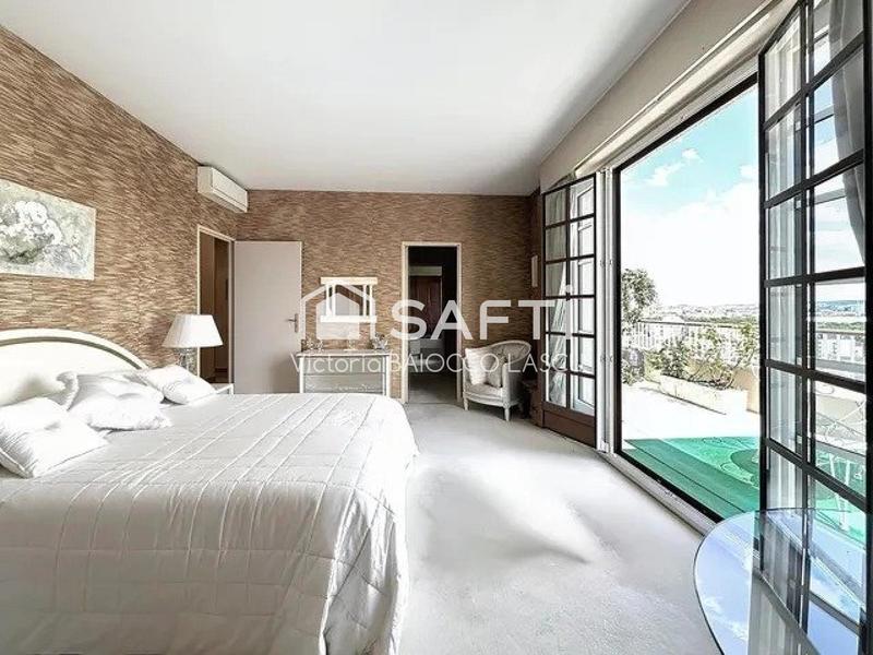 Appartement - 171 m² - 5 pièces