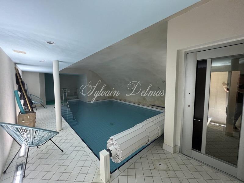 Manoir - 560 m² - 6 pièces