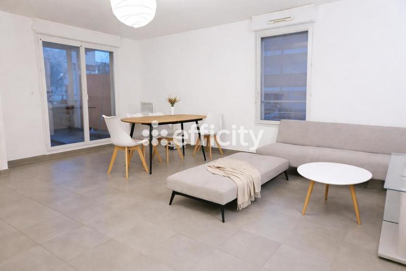 Appartement - 90 m² - 4 pièces