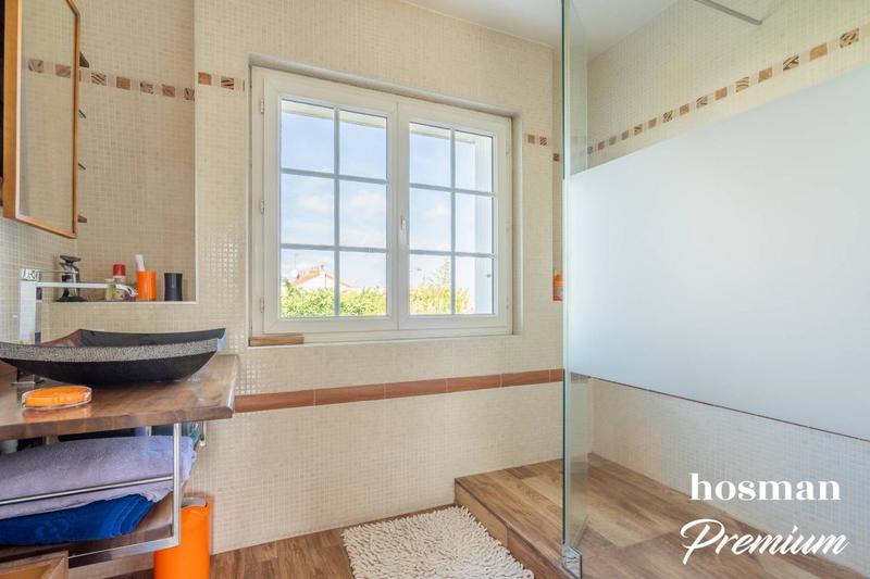 Maison - 184 m² - 6 pièces