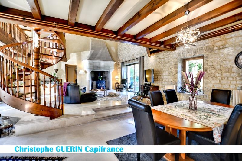 Maison - 262 m² - 8 pièces