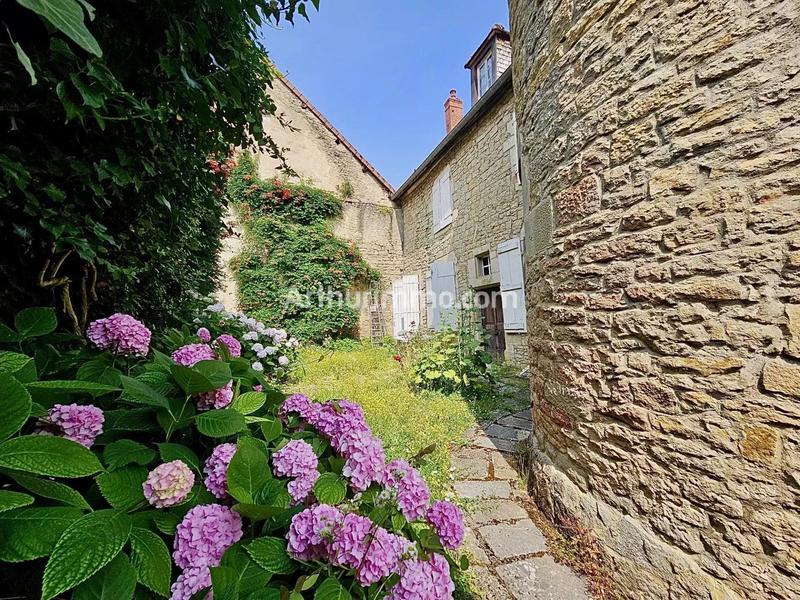 Maison - 273 m² - 11 pièces