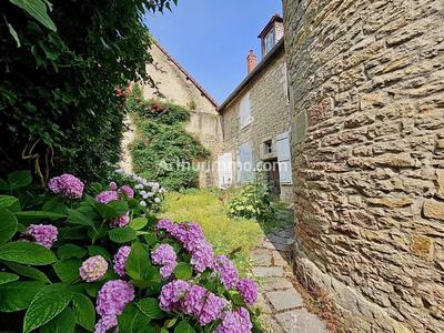 Maison - 273 m² - 11 pièces