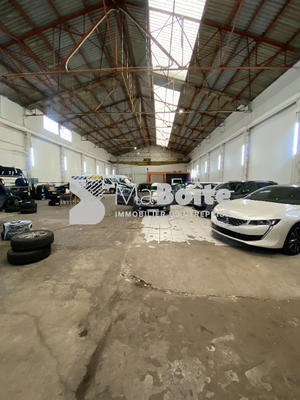 Entrepôt - 1 000 m²
