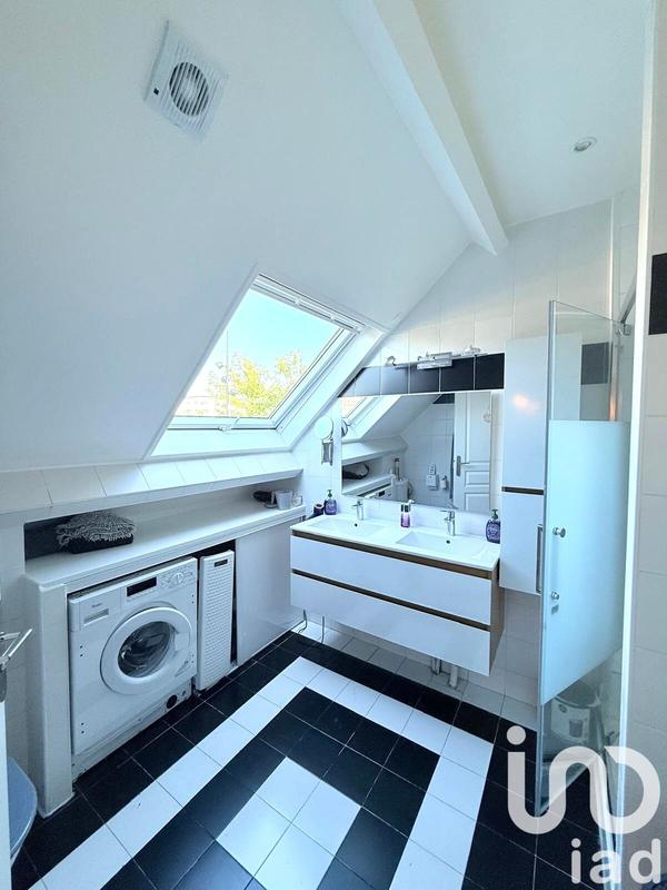 Maison - 200 m² - 7 pièces