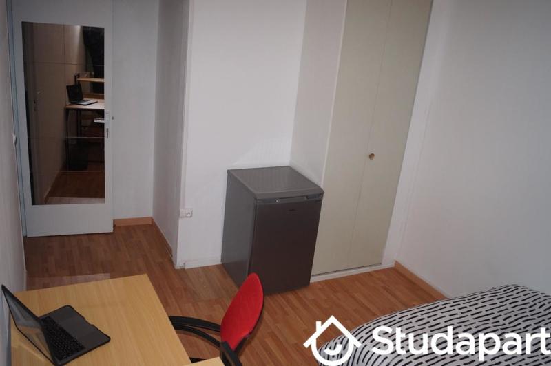 Chambre - 12 m² - 1 pièce