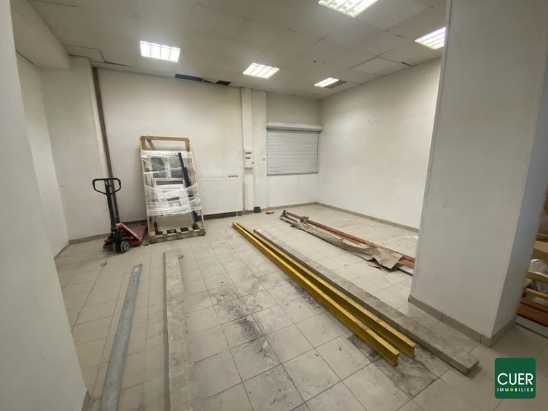 Local commercial - 110 m² - 3 pièces