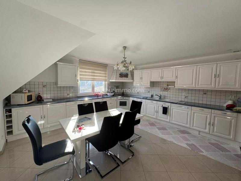 Maison - 312 m² - 12 pièces