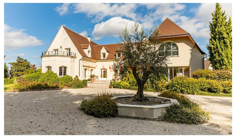 Propriété - 505 m² - 9 pièces