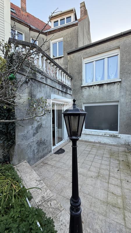 Maison - 192 m² - 11 pièces