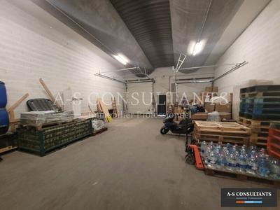 Entrepôt - 411 m²
