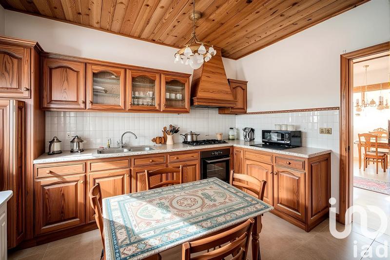 Maison - 99 m² - 5 pièces