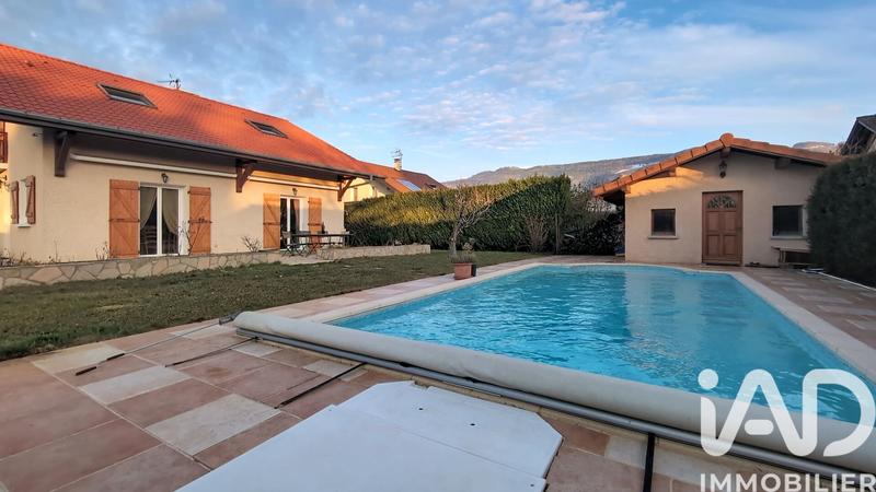 Maison - 180 m² - 5 pièces