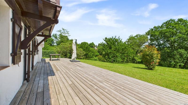 Maison - 176 m² - 7 pièces