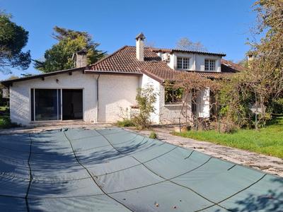 Maison - 196 m² - 6 pièces