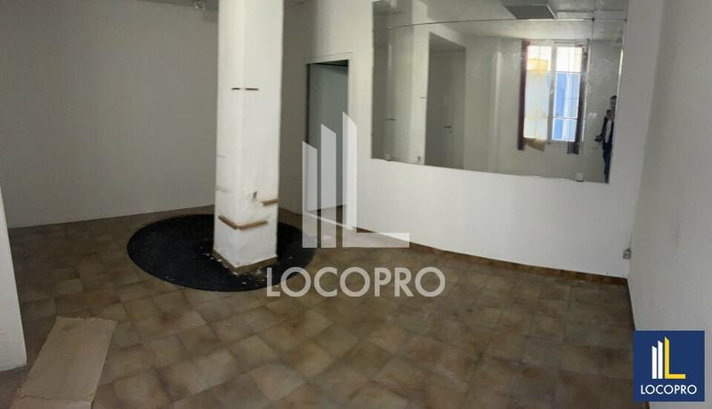 Local commercial - 147 m²