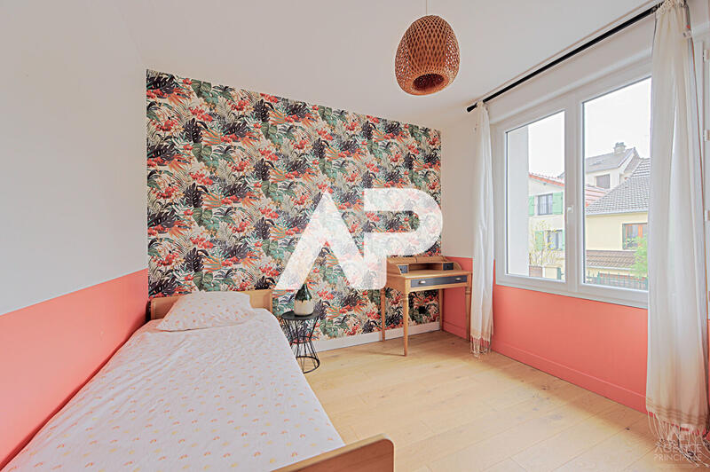 Maison - 95 m² - 4 pièces