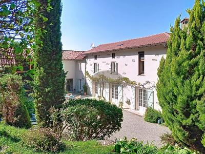 Maison - 250 m² - 10 pièces