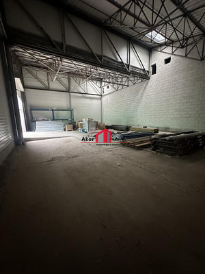 Entrepôt - 247 m²