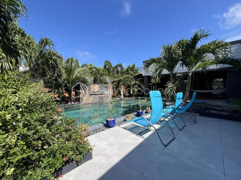 Propriété - 374 m² - 13 pièces