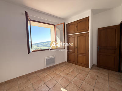 Maison - 107 m² - 6 pièces