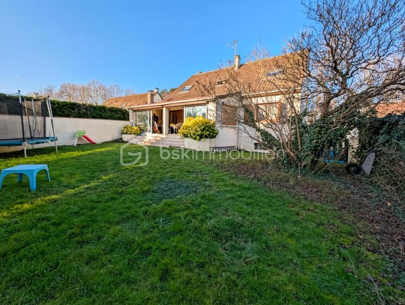 Maison - 147 m² - 8 pièces