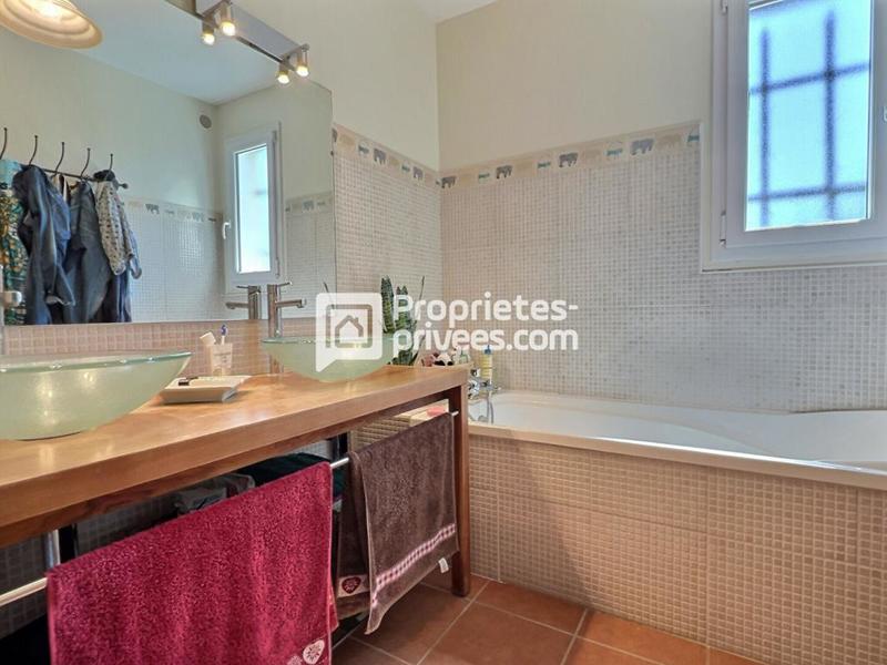 Maison - 186 m² - 9 pièces