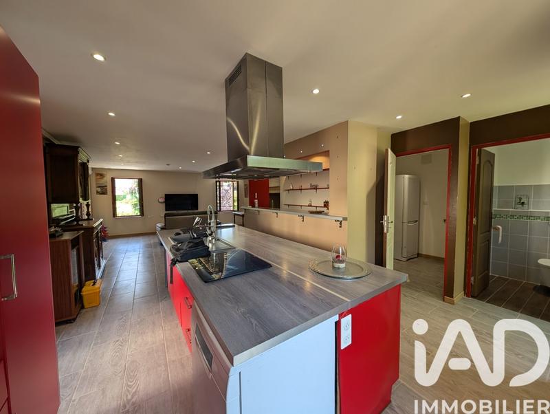 Maison - 180 m² - 5 pièces