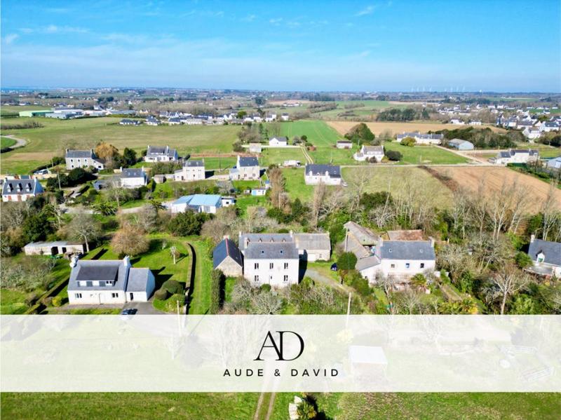 Maison - 230 m² - 7 pièces