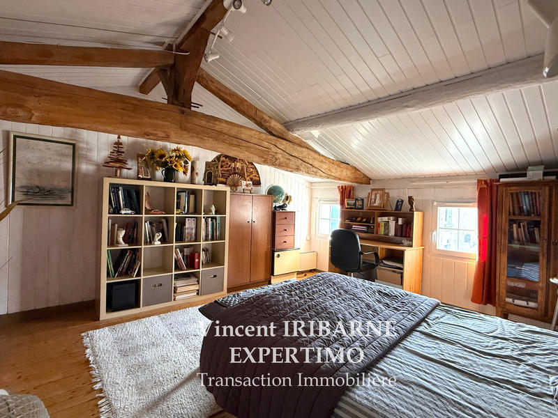 Maison - 202 m² - 7 pièces