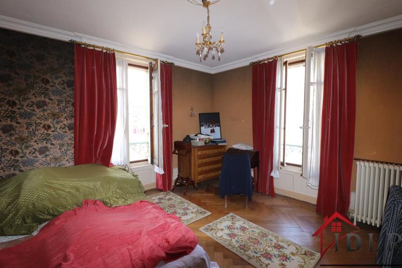 Maison - 200 m² - 7 pièces