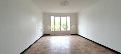 Maison traditionnelle - 88 m² - 4 pièces