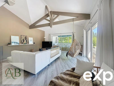 Maison - 220 m² - 7 pièces