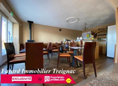 Maison - 330 m² - 8 pièces