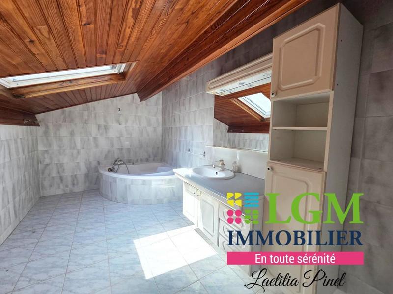 Maison - 204 m² - 6 pièces