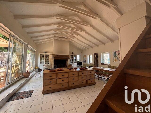 Maison - 300 m² - 10 pièces