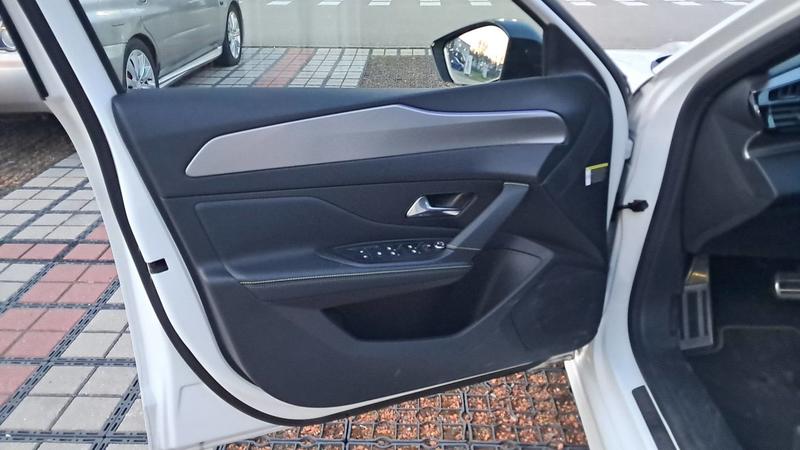 Peugeot 308 1.2 PureTech 130 Eat8 Gt