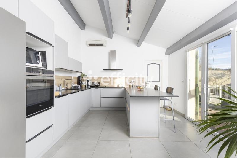 Villa - 284 m² - 7 pièces