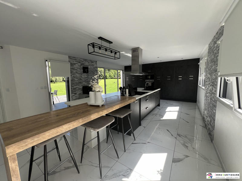 Maison contemporaine - 260 m² - 8 pièces