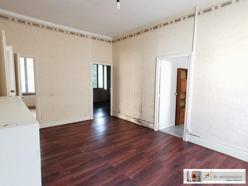 Maison traditionnelle - 283 m² - 17 pièces