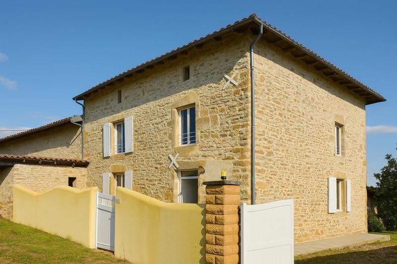 Maison en pierre - 200 m² - 5 pièces